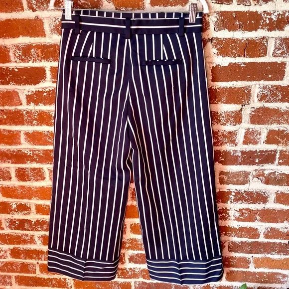 Banana Republic high rise, navy blue cropped trousers - Picture 3 of 5